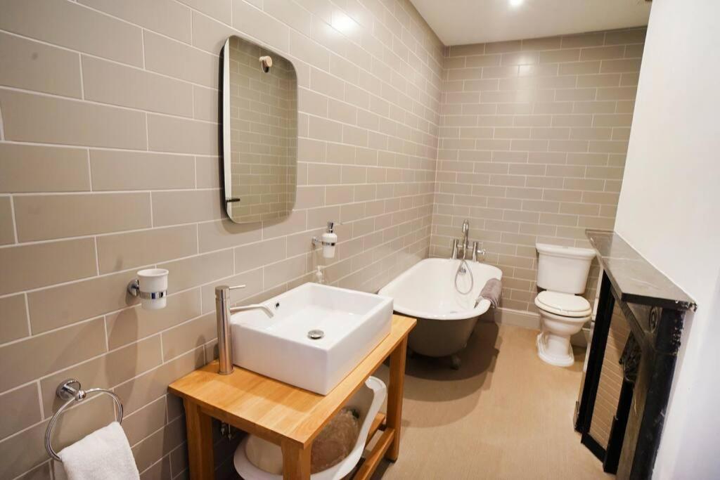 Paskins, Cowes - Sleeps 4 - 2 Bed - 2 Bath - Central Location Exterior foto