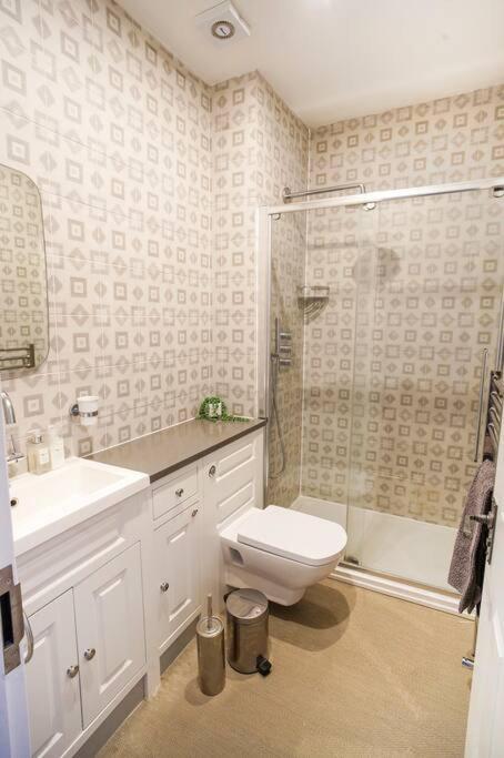 Paskins, Cowes - Sleeps 4 - 2 Bed - 2 Bath - Central Location Exterior foto